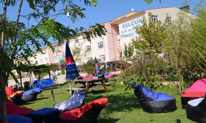 AYNUR SÜMER SELÇUK KIZ VE ERKEK ÖĞRENCİ YURDU