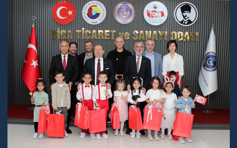 23 Nisan Ulusal Egemenlik ve Çocuk Bayramı Minik öğrencilerimizin odayı ziyareti.